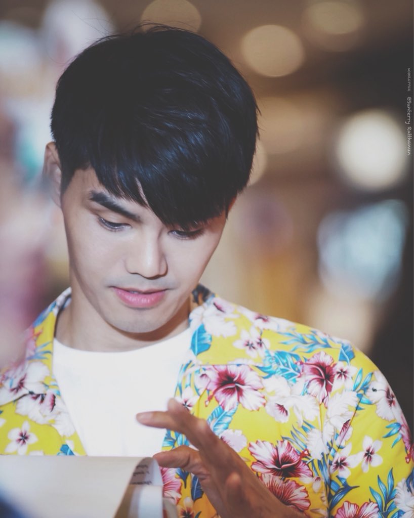 ปาร์ค โบเก้ ~~  🤣🤣  #sunterry #robinsonsummerholiday2018 #hottessummerever