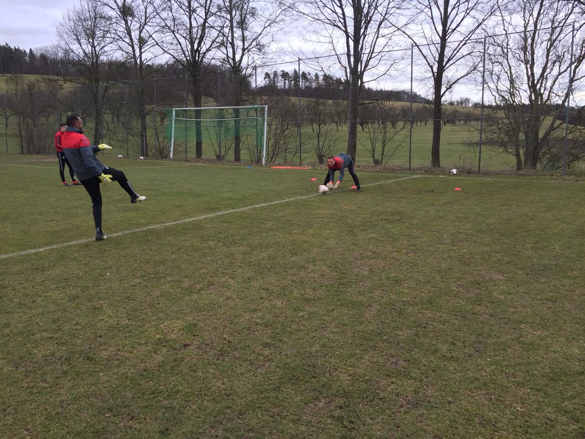 sgaspach's tweet photo. ⚽️🔴⚫️💪 Unsere Jungs stehen heute Nachmittag wieder auf dem Platz und bereiten sich auf das Flutlichtspiel am Freitag in Köln vor. #FORSGA #Dorfklub #Training https://t.co/SWXEgdeqS1