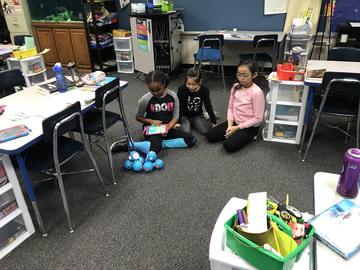 mrshuber213's tweet photo. Coding with Dot and Dash!!! https://t.co/vjQsIQZH6d