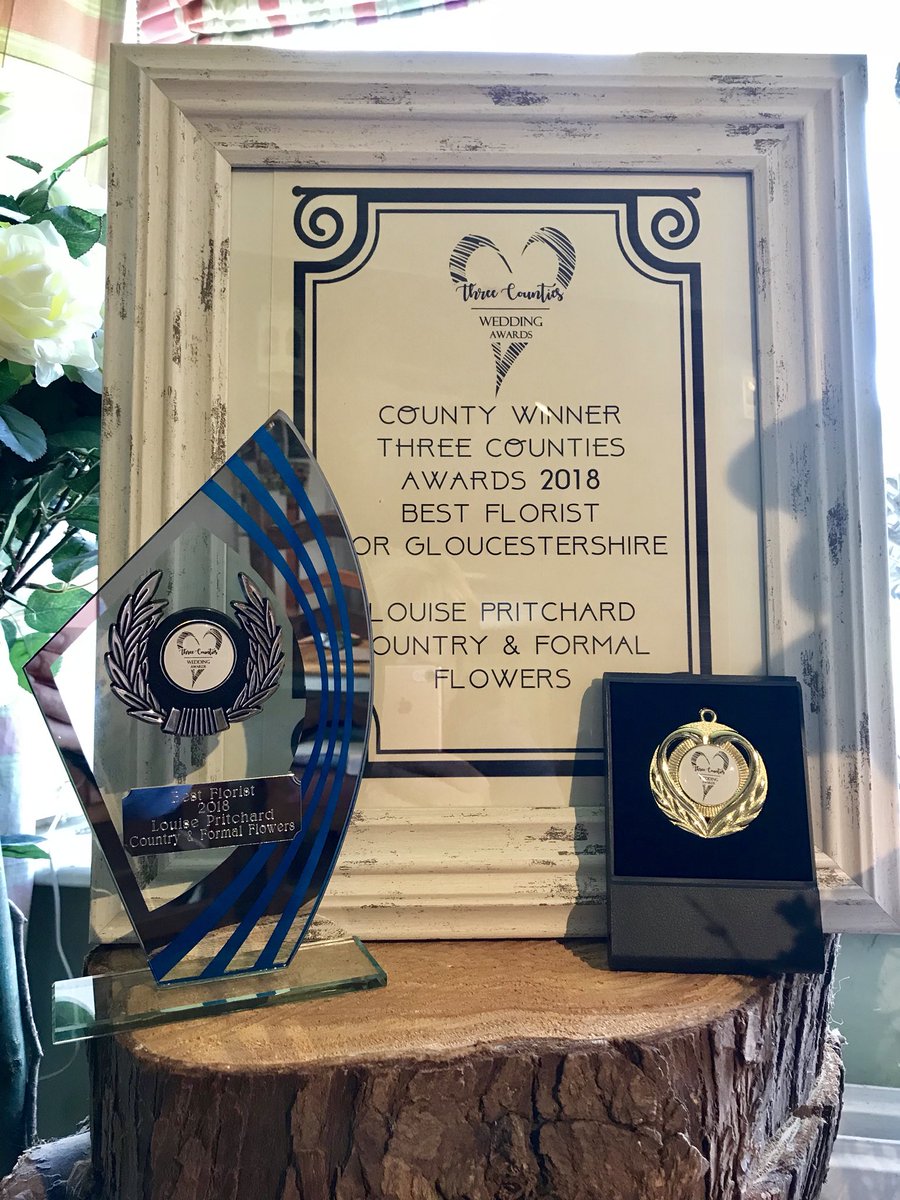 LouisePritcha71's tweet photo. I am absolutely over the moon winning Best Florist for Gloucestershire &amp; Over All Winner for 2018 @3countiesweddingawards https://t.co/kS8grQrPRw