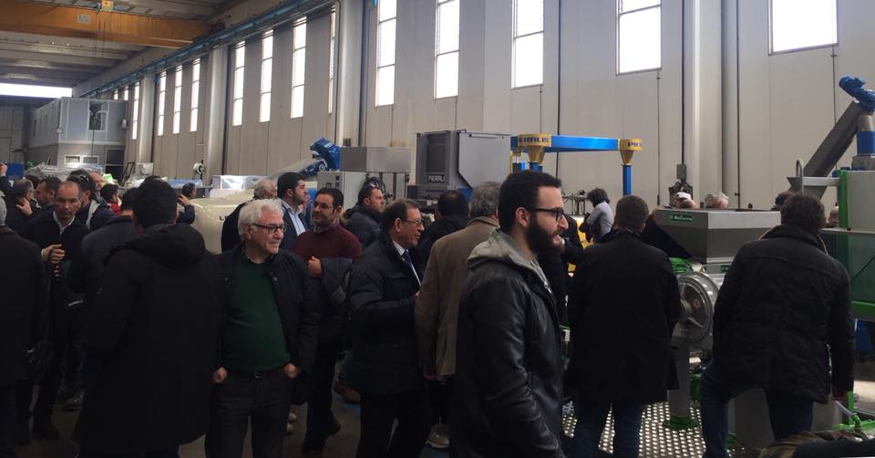 GruppoPieralisi's tweet photo. In corso l’evento del #GruppoPieralisi che ha portato il secondo gruppo di frantoiani della Sicilia in visita agli stabilimenti di Jesi! #staytuned #GruppoPieralisi #Leopard #Protoreattore #MolinovaOro #MolinovaTg https://t.co/Ngdq1DTvT8