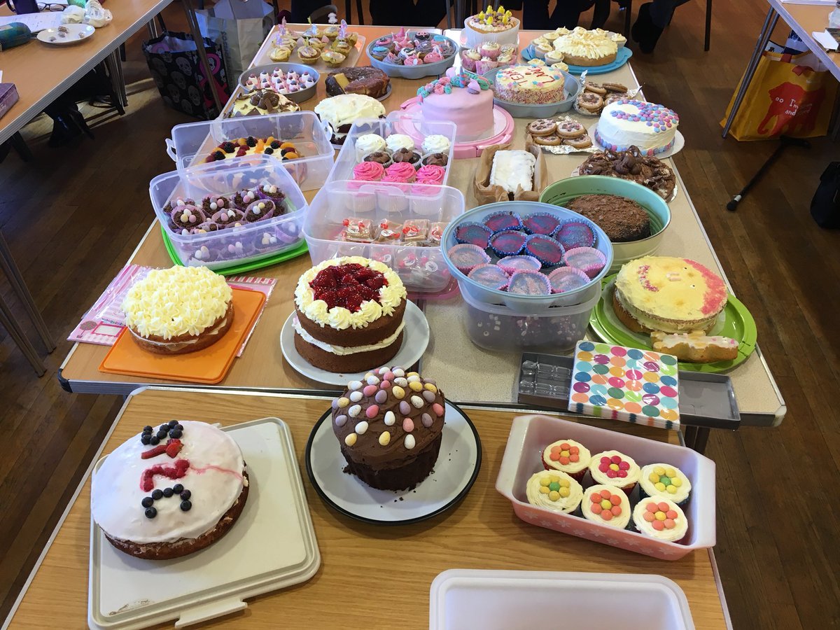 WilliamsonKaty's tweet photo. Wow! A super meeting with #TeamLang in Troon! Look how amazing our West of Scotland @CRUKShops managers are #SU2C #bakeoff #RetailRules #Legacies https://t.co/ns2PwgQiyp