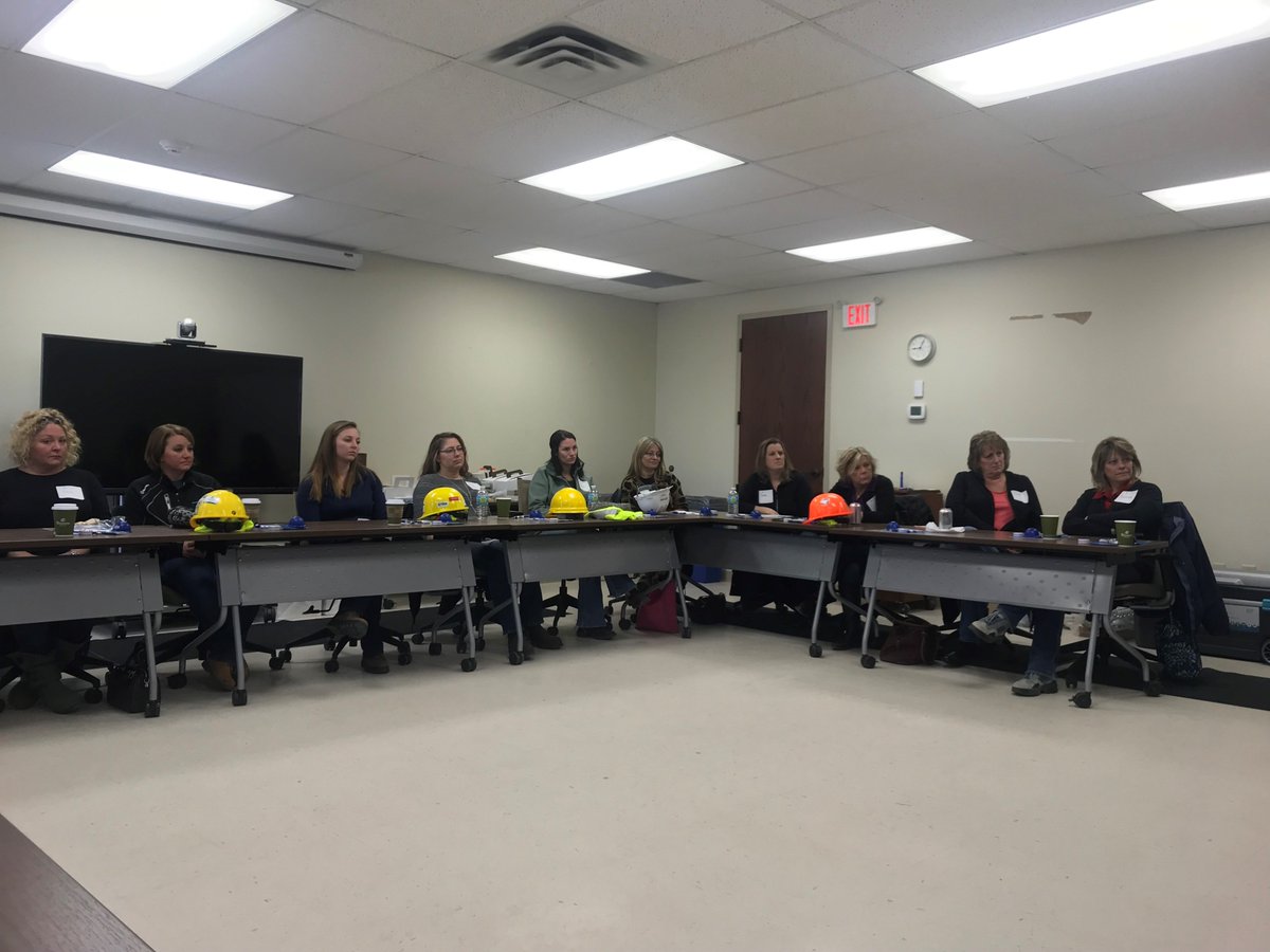 FabconPrecast's tweet photo. Thank you to everyone who participated in our #2018WICWeek plant tour and panel, it was a huge success! Extra special thank you to our very own women in construction who participated in the panel session and shared their own experiences and insight! https://t.co/i32d4QrFEi
