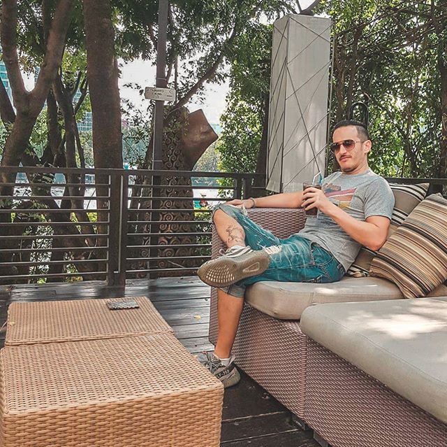 CTKstudio's tweet photo. Morning coffee near the Chao Phraya river... The best way to start your day! #milleniumhilton #bangkok #thailand #amazingthailand #thailandismagic #travel #globetrotter #nomadlife #nomad #digitalnomad #exploretheworld #landscape_lovers #landscape_captures #wanderlust #TFLers… https://t.co/WZSrRnvsBW