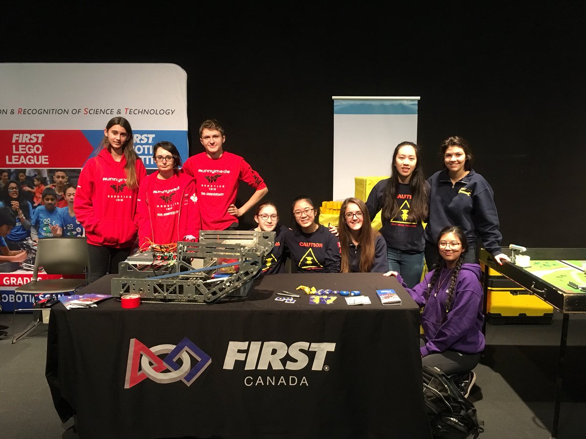 FRC771's tweet image. Come join SWAT @team4001 @team1310 @OntScienceCtr It’s a fun day at the Robot Roundup showcase. #omgrobots #MarchBreakFun @CANFIRST @FIRSTweets