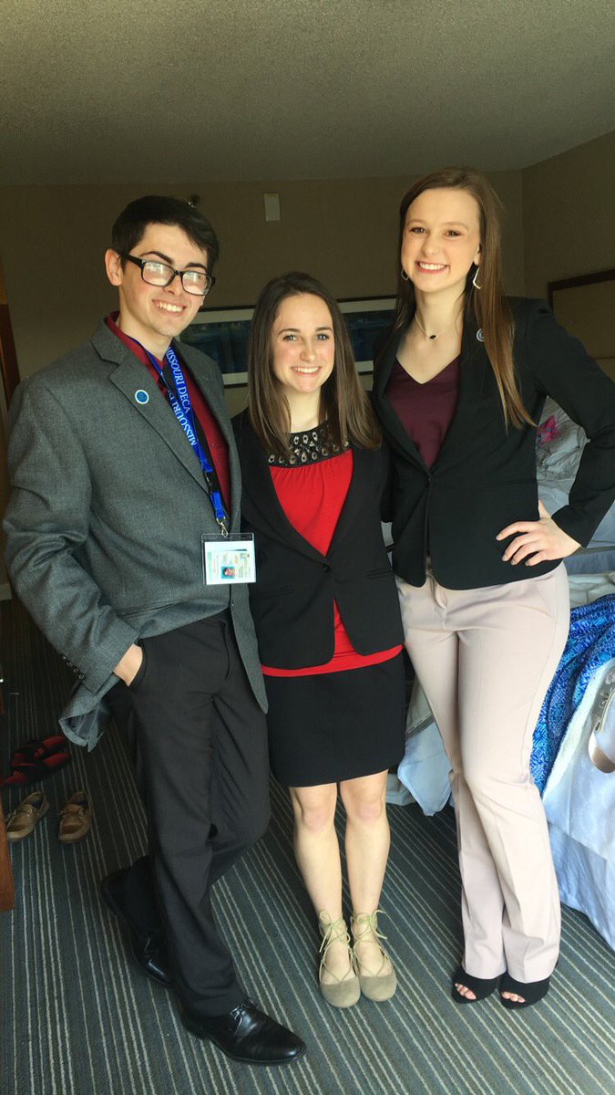 seckmanhighdeca's tweet photo. Seckman's state qualifiers. Good luck to all!! 🎉🔷 @MissouriDECA #ASCENDKC70 https://t.co/2TrR299XI8