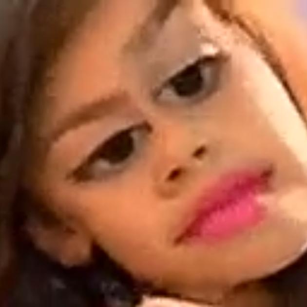 a mulher me mandou msg pra confirmar a entrevista de estágio hoje e a minha foto no zap era essa: