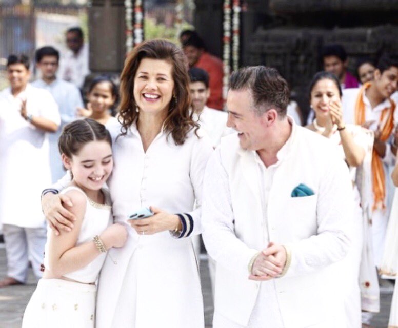 HeartbeatsFilm's tweet photo. We have a special Q&amp;A at The Park Theatre @CineplexMovies in Vancouver BC this Friday night with our Canadian cast: Paul McGillion &amp; Maeve O’Brien. Stay tuned later today for a chance to win an invite to hang with the cast after the screening! https://t.co/9W9tjDFqFs