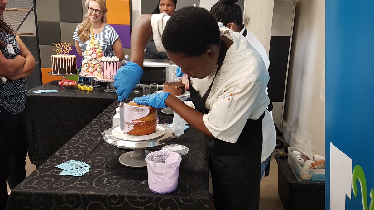 ESquaredSA's tweet photo. Showing off their wares... dessert anyone? #E2ElevatorProgramme #EngageWithE2 @ohmycake_sa https://t.co/qcoV38q3Sz