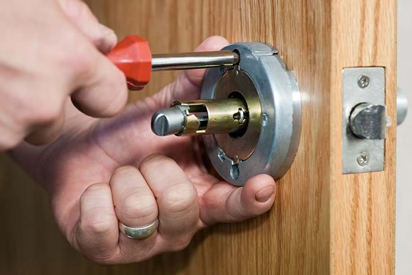 key247locksmith's tweet photo. #keys247 provide Friendly #LocksmithServices in #London, we dedicated for the service and to our customer satisfaction, we have managed to built a quality reputation for fulfilling our customers’ needs easily and professionally. Visit - https://t.co/5j9zVmWhU1 #LockSmith https://t.co/pLROEgHyPS