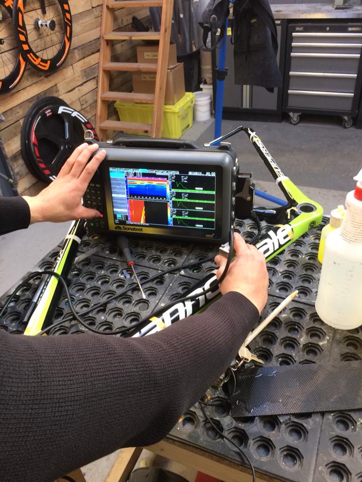 Trying out some new non destructive testing options. Phased array ultrasonic flaw detection. The machine sends out ultrasonic sound waves and records what bounces back. 
#carbonbikerepair #ndt #nondestructivetesting #ultrasonictesting #ultrasoundtesting #bikeporn