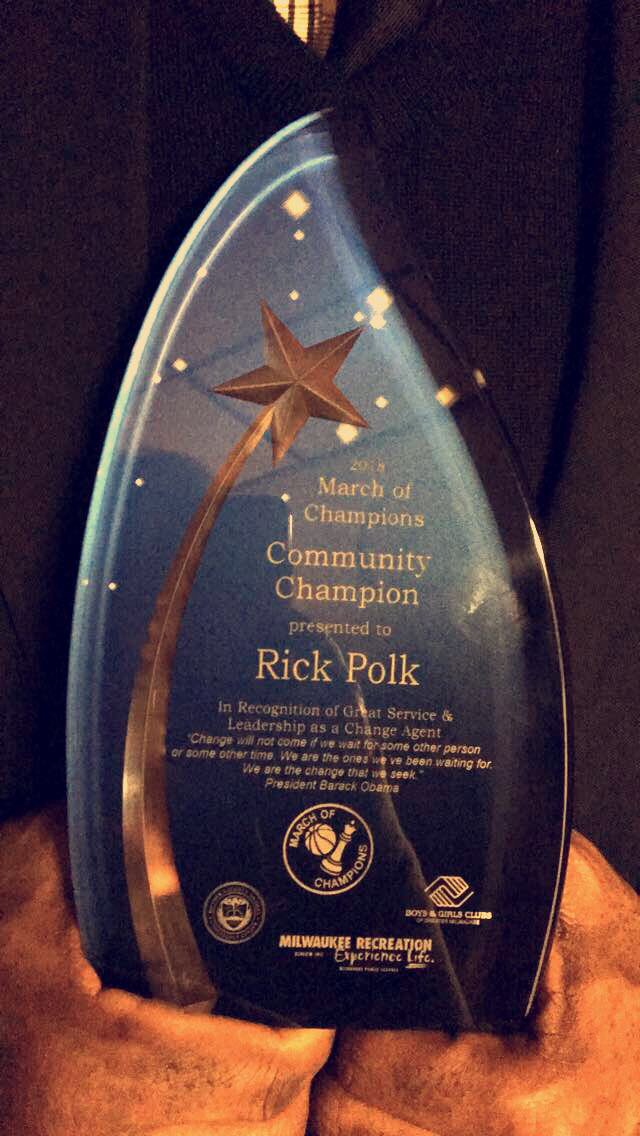 MPSVincentHS's tweet photo. Our “Uncle Rick” wins Community Champion award for being a change agent! He lives his life as a humble servant for others providing words of wisdom, support and love to all he encounters. His influence is legendary! #MPSproud #vincentviking #servantleadership https://t.co/exYjvWPbJz