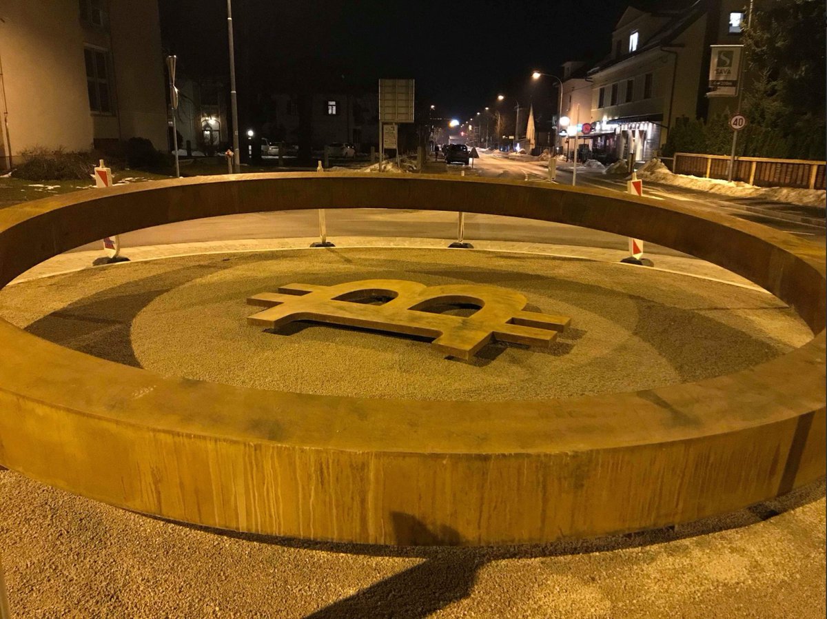 CTEChain's tweet image. The first #blockchain monument in the world will be uncovered tomorrow in Kranj, Slovenia.  Sponsored by local @Bitstamp and @3fs