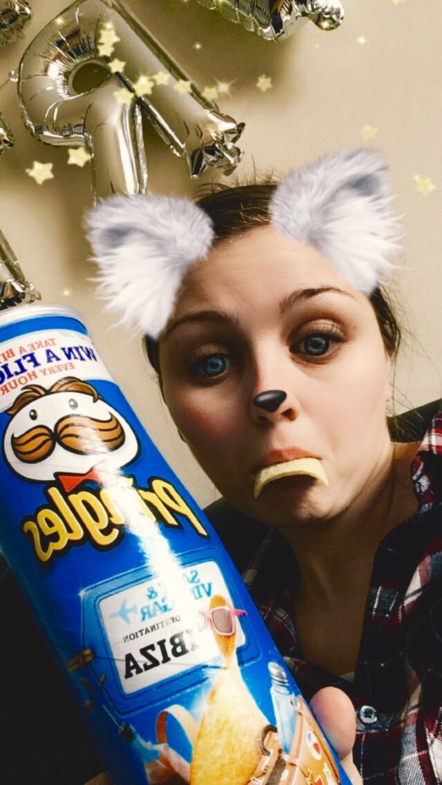 lanie19878's tweet photo. #PringlesTakeaBite @Pringles_UK 🎉✈️🎉 https://t.co/o1tykWFsKc