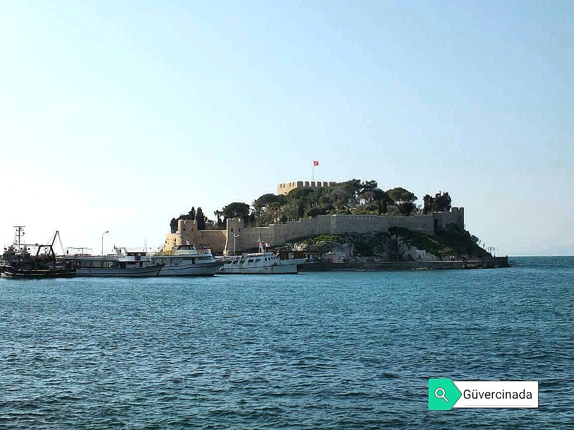 Kuşadası'nın simgesidir Güvercinada...
#kusadasibenim #kusadasi #guvercinada #tarih