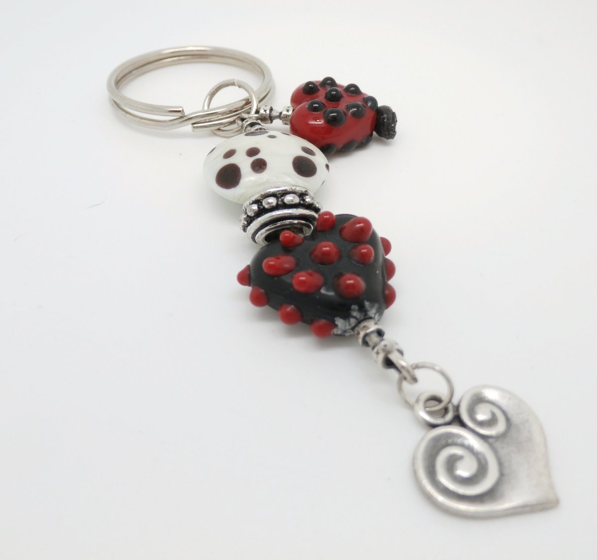 gemladytreasure's tweet photo. Sweet #HeartKeychains are also #PurseCharms https://t.co/PhNXrusgy0 #Keychains #DogKeychains #DogLoversKeychains #UniqueKeychains #Hearts https://t.co/cWVLaPQhDN