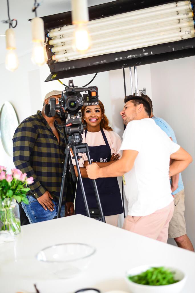 BullsBabesSA's tweet photo. Behind the scenes 🍭🍿🍩💃🏼

@TheHostessSABC3 

See what we bring to the show 

Tomorrow night 20:30 @SABC3 

#bullsfamily - Tune In 🙏🏼 please 💙 https://t.co/8wRAVDfhkb