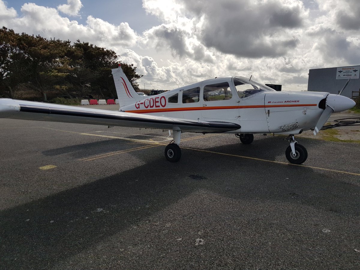 flyperranporth's tweet image. My favourite training plane.. in residence and ready to take you to the #skies #piper #piperlove #favourite #cornishskies #pilottraining #flightexperience #viewstodiefor