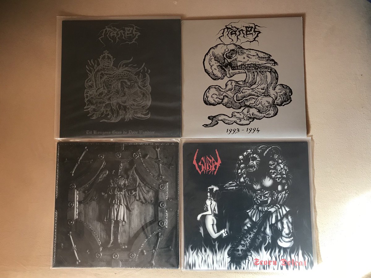 kvervill_art's tweet photo. Vinyls I don’t have room for in Trondheim. #ulver #emperor #dodheimsgard #vedbuensende #inthewoods #manes #sighband #funerealpresence #voivod #folque #virus #czral #organ: #diskord #blackmetal #thrashmetal #deathmetal https://t.co/twbOF37VQE