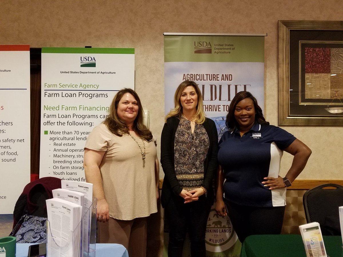 ArkansasNRCS's tweet photo. Arkansas NRCS & FSA are proud to be at the 2018 Arkansas Women in Ag Conference! Come on down and see how a #OneUSDA can serve you. (cw) #ARWIA18 #ARNRCS #ARFSA https://t.co/PuIZmGPLeg