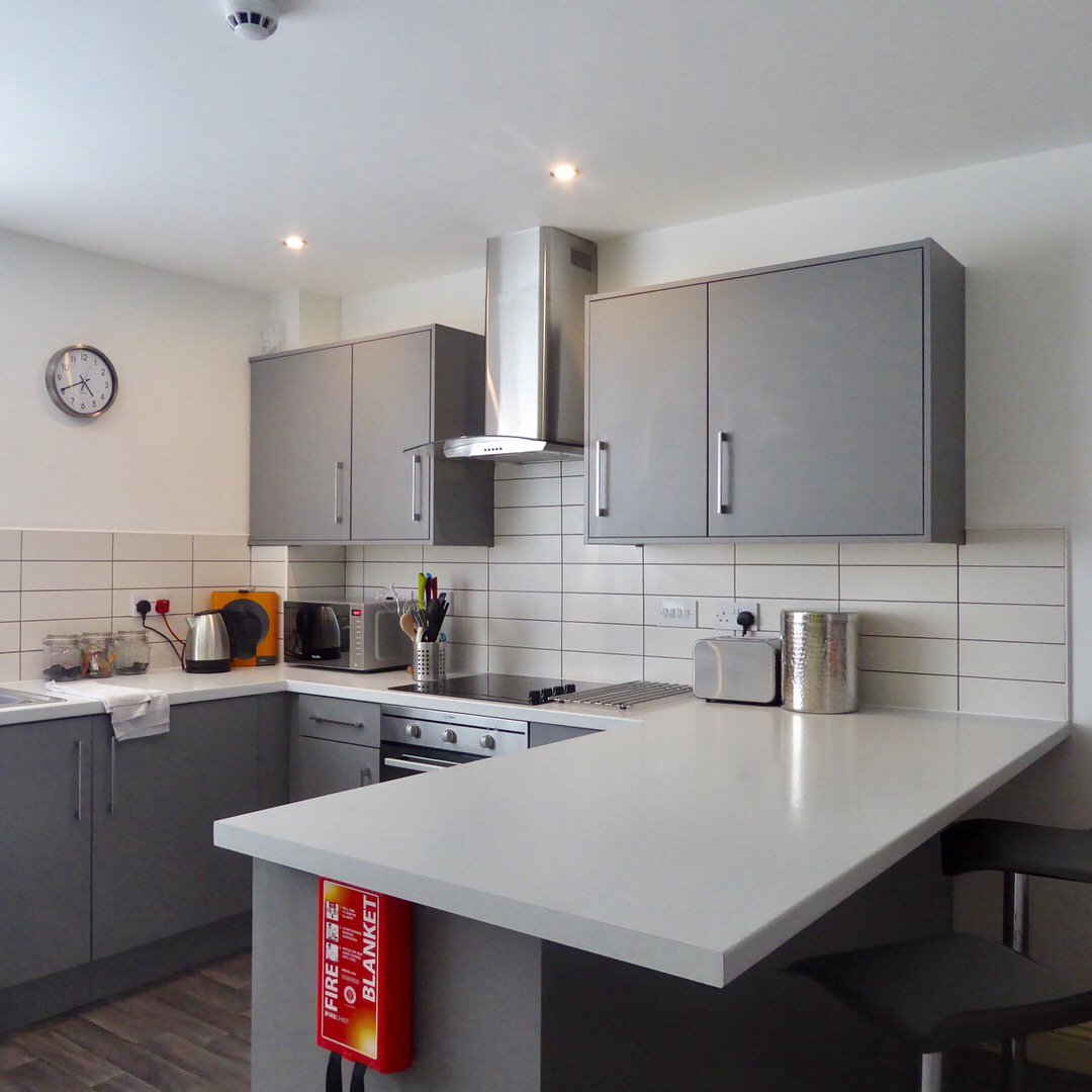 MiasPlace02's tweet photo. @MiasPlace02 Working in Chester? Fed up with Hotels?
Mia's Place Chester offers Serviced 2 bedroom apartments at a special mid week price of £200 Monday- Friday. Ideal for contractors working away from home. Wi-Fi included Parking available. https://t.co/zEs9Pk8aMA