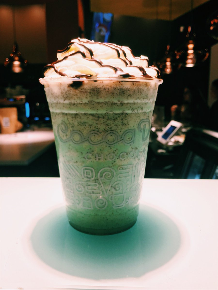 CocoaDolce's tweet photo. Our Creme de Menthe gelato is back in stock and happens to make a great Mint Milkshake. Think itβs your lucky day!! βοΈ #mintshake #stpattysday2018 #allthingsgreen https://t.co/M6qeuQbRSH
