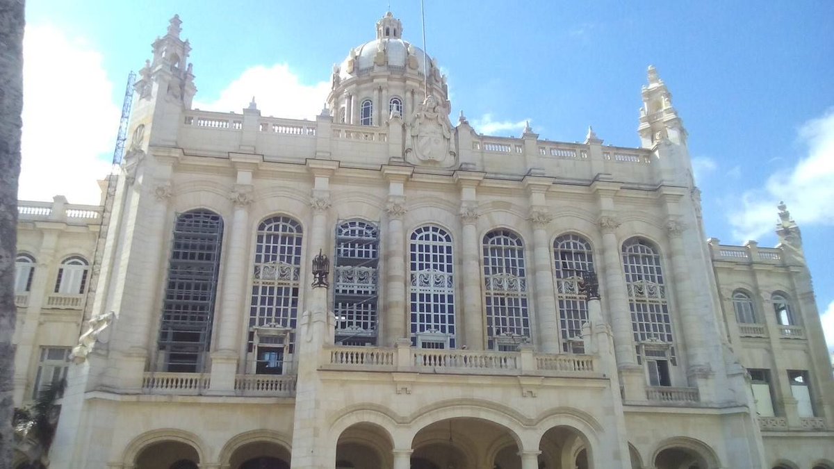 Museo de la #Revolución en La #Habana, #Cuba, recuerda acciones del #13deMarzo buff.ly/2tNHe7o #TomadeRadioReloj #AsaltoaRadioReloj #TenemosMemoria RT <a href="/kiara0391/">Kiara Salazar Torres</a> <a href="/anacandelario18/">Anabel Candelario</a> <a href="/tanyareloj/">tania</a> <a href="/RosaliFerrer/">Rosali Ferrer</a>  
<a href="/yoanduar87/">Yoanny Duardo Guevara</a> <a href="/habanareloj/">Yuslaime Puig</a> <a href="/liubamoreno/">Liuba Moreno Cuba</a> <a href="/antoniocubavene/">Antonio García Acuña.</a>