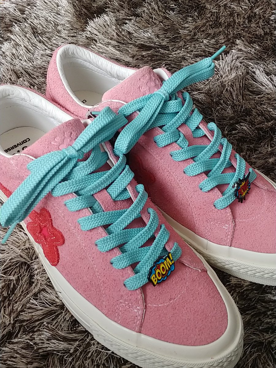 joshuacdantis's tweet image. @converse @tylerthecreator A quick lace swap, a few enamel pins and voila! My #SPRINGSHOE

#FlamingoVibes
#BoomPow
