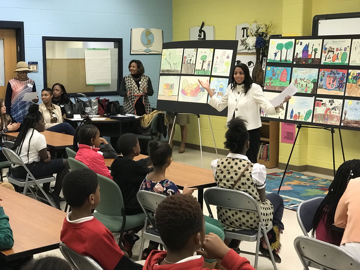APSMAJ_Elem's tweet photo. @DogwoodLinks Poster Art Contest! Connecting the school-wide initiative to the arts! #MyFutureMyVision #HappyAndHealthyCommunities @apsupdate @APSPartnerships @AssocSupBrown @STEMGeorgia https://t.co/vzxyqoicBZ