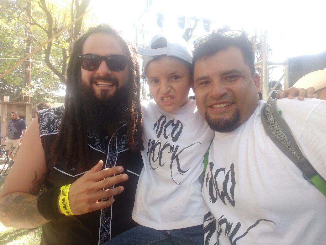dmnterrible's tweet photo. los @NuncaJamasBand  vivir sin camino ni rei ni dios nada te puede atar 🎸🎼🎧 de grande quiero tocar la bateria como cesar https://t.co/QZLjEpqFKU