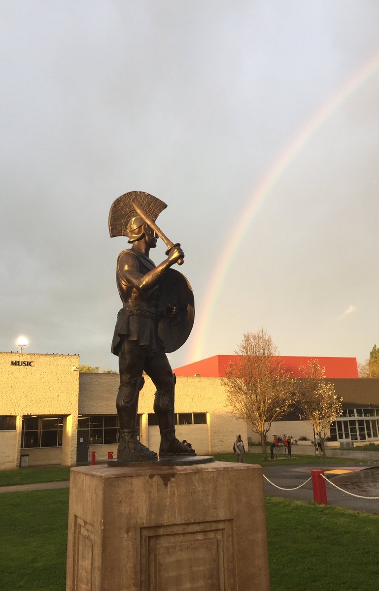 AsplundTerry's tweet photo. Arrived at Lincoln High this morning to see Titus the Trojan at the end of the rainbow #LincolnLunatics #TrojansLHS https://t.co/mr7406ot4j