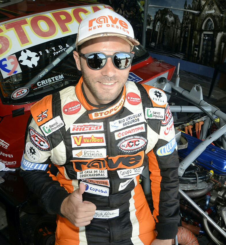 CalzadosRave's tweet photo. Con el #Ford5 fue por el #1, pero pintó un #10.
En Neuquén sumó buenos puntos y Fede más experiencia.
"Correcaminos de JUNÍN" no se amedrenta, conoce su capacidad y va con ella.
#Rave, orgulloso Sponsor Oficial de @fedeperezjunin
Vamos EQUIPO!!!
👍🏁👏
#TCenNeuquén
#TC
#TCP https://t.co/hPpljqpytk