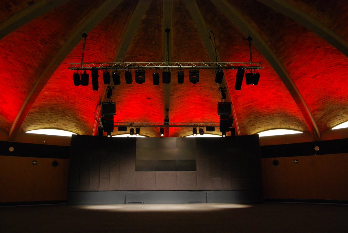 COMLEDBarcelona's tweet photo. #proyectosled iluminación técnica, iluminacion escenografica, iluminación hecha a medida #tallerdellum #comledbarcelona.
Proyecto: Agora @fundacioagbar https://t.co/CSbhsjzmZk