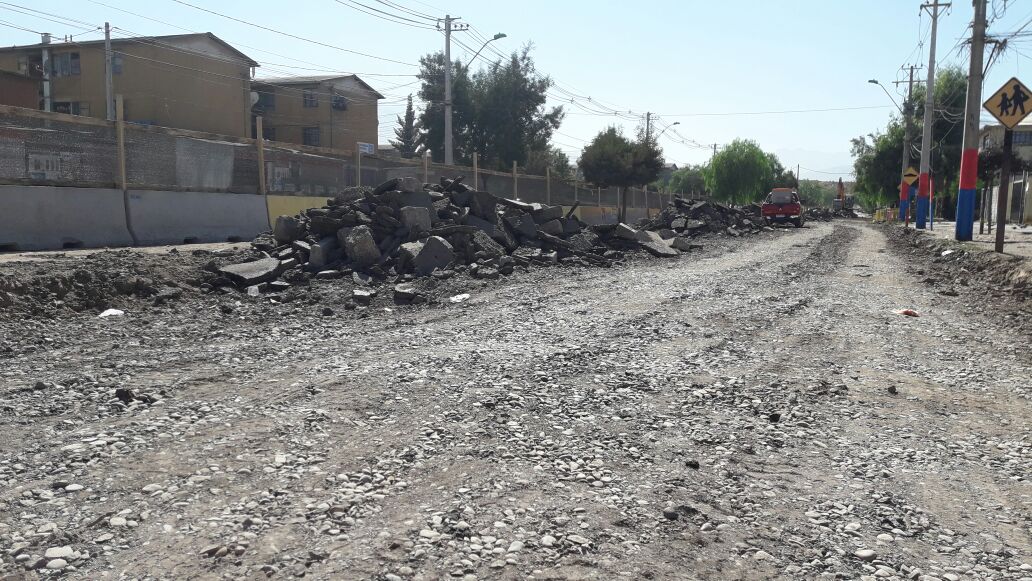 unidaddeplanes's tweet photo. ✔AHORA: Se inician obras de mejoramiento y ampliación de Avenida Sargento Menadier en su 1era etapa ¡Más y mejor conectividad para #BajosdeMena!

@PlanBajosdeMena  @IntendenciaRM #PuenteAlto https://t.co/5Vaqxi6FCm