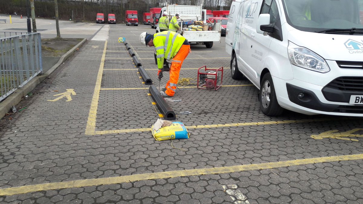 construction_up's tweet photo. Problems with parked vehicles overhanging the parking bays? UP Construction can install Wheel Stops, like the ones we recently installed in for MACE Group at Royal Mail Leeds.
#ExternalWorks #Maintenance #TheOnlyWayIsUP 
@macegroup.com @RoyalMail https://t.co/t6KdMYR2oX