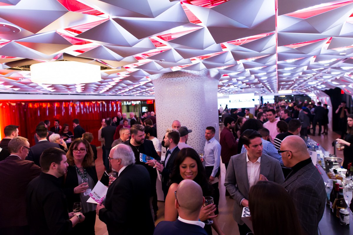 ToKcomm's tweet photo. Vous avez manqué cette 8e édition de la soirée #ArtSIDA8, au profit de @ACCMTL? @HuffPostQuebec y était pour capturer les meilleurs moments! @ARTSIDA8 https://t.co/XnZIB2E5bF https://t.co/9IVEQjmiwF
