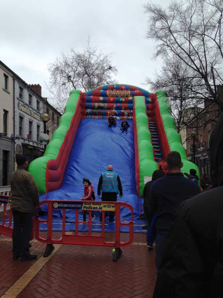 Wristbands NOW ON SALE for the Pelican Promotions Family Fun Zone in with @Dundalkcu. €6 each with a special family price of €20 for 4 wristbands. On sale from <a href="/dundalkbids/">Dundalk BIDS Office</a> office &amp; Stitchcraft  #DreamBigDundalk #FamilyFunZone #StPatricksDay #Dundalk #Ireland #Visit Louth