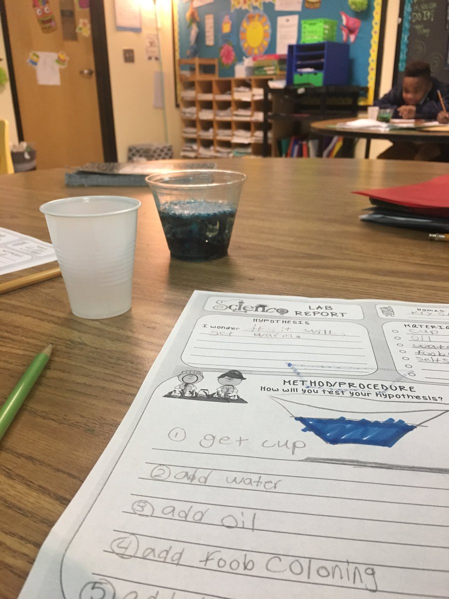 mspittsDSES's tweet photo. Working on our Lab Reports &amp; studying how lava lamps work! #lucycalkins #scientists https://t.co/47JetFAktY
