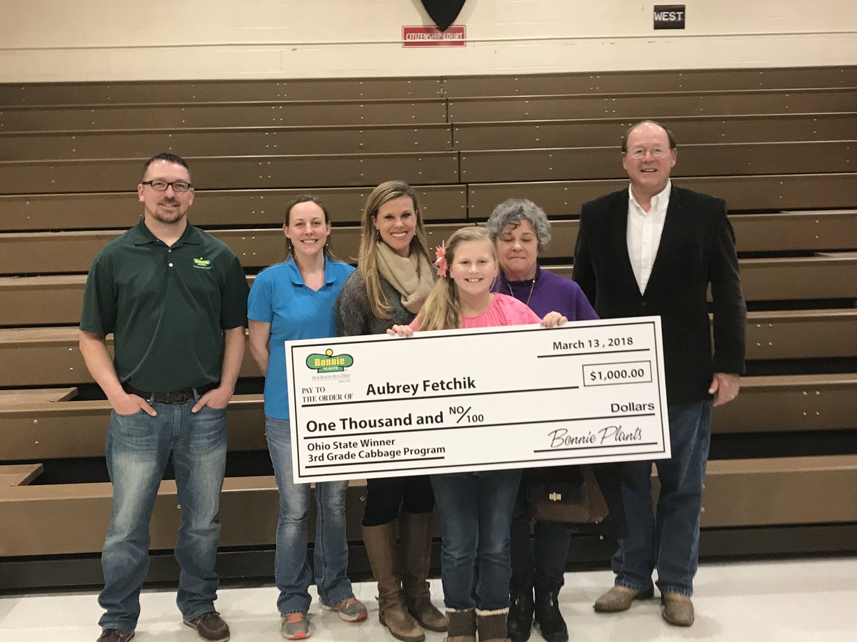 ohioagriculture's tweet image. Aubrey was presented a check for $1,000 from Bonnie Plants and a commendation from Governor Kasich this morning in front of Munson's 3rd and 4th grade classes. Congratulations, Aubrey! #OhioAgWeek #BonniePlants