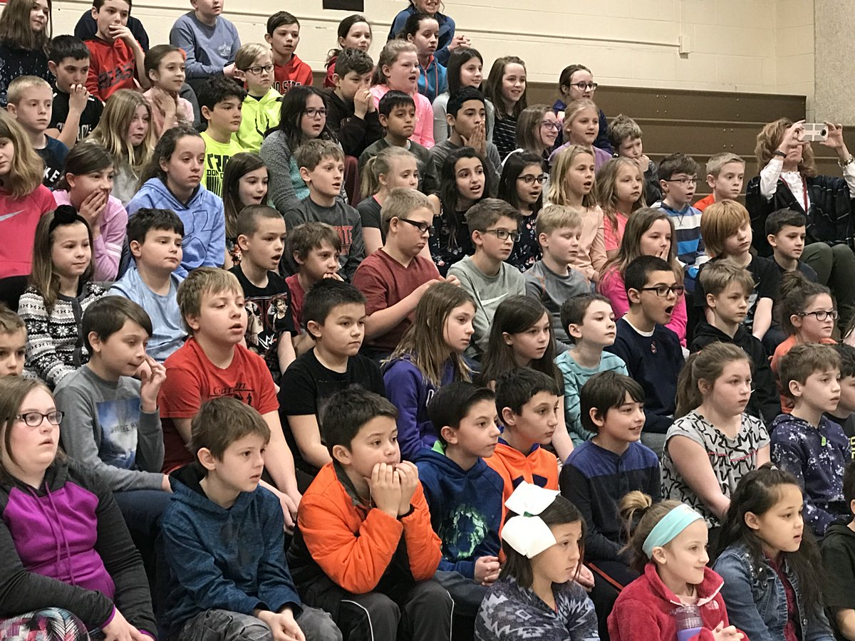 ohioagriculture's tweet image. Aubrey was presented a check for $1,000 from Bonnie Plants and a commendation from Governor Kasich this morning in front of Munson's 3rd and 4th grade classes. Congratulations, Aubrey! #OhioAgWeek #BonniePlants