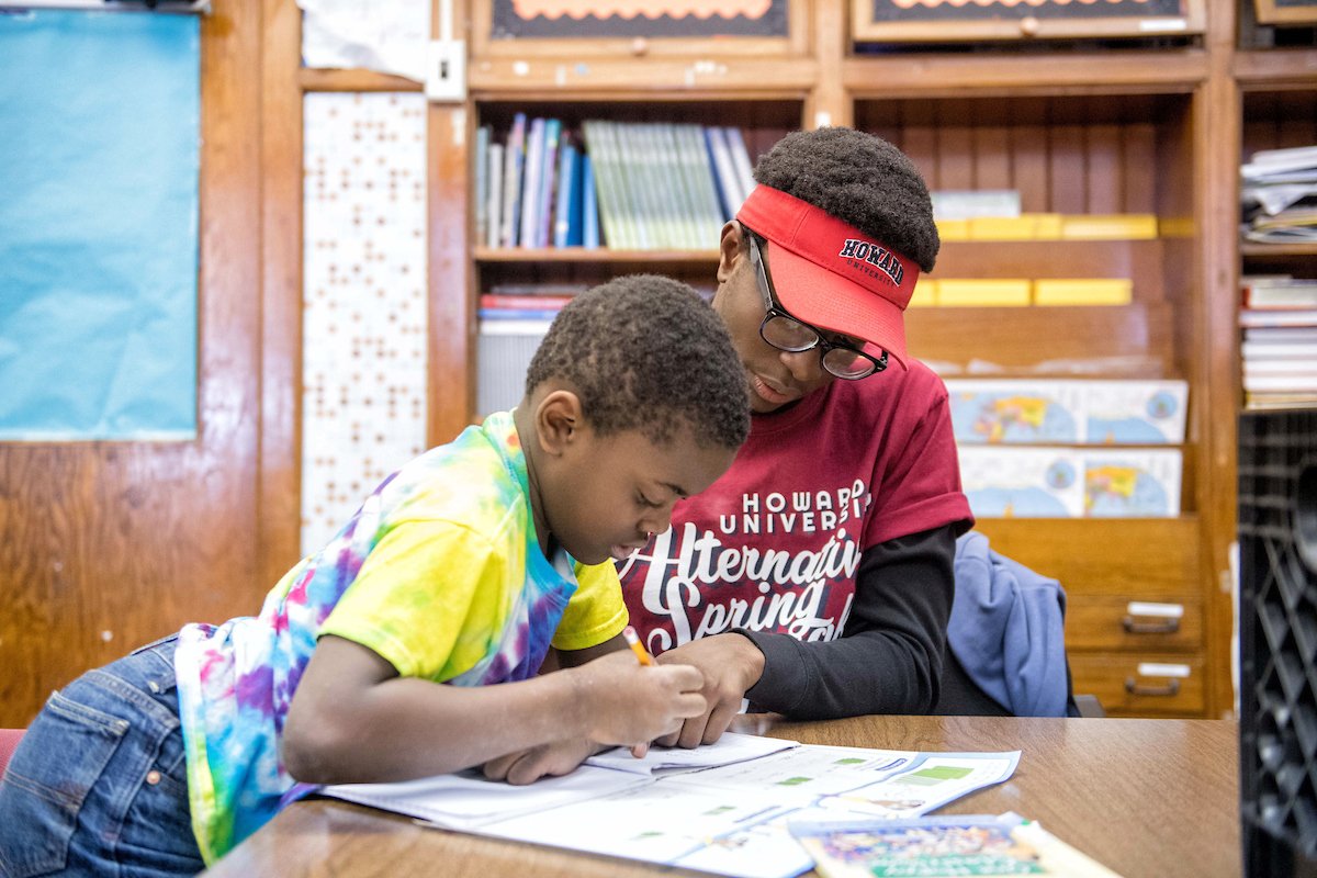 HowardU's tweet image. Have you been keeping up with our students who are all over the globe partaking in #AlternativeSpringBreak? Check them out here: @HUASB #WeServeEverywhere