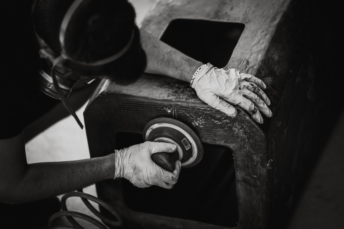 MADFormulaTeam's tweet image. No nos quedó nada mal el monocasco la pasada temporada ⚒️😉, ha tenido que soportar muchas horas de carga. Pudimos disfrutar de llevarlo a cabo entre todos gracias a @GuritGroup, este año venimos con las mismas ganas❗️
#monocoque #Gurit #GuritGroup #FUC3M #Fstudent