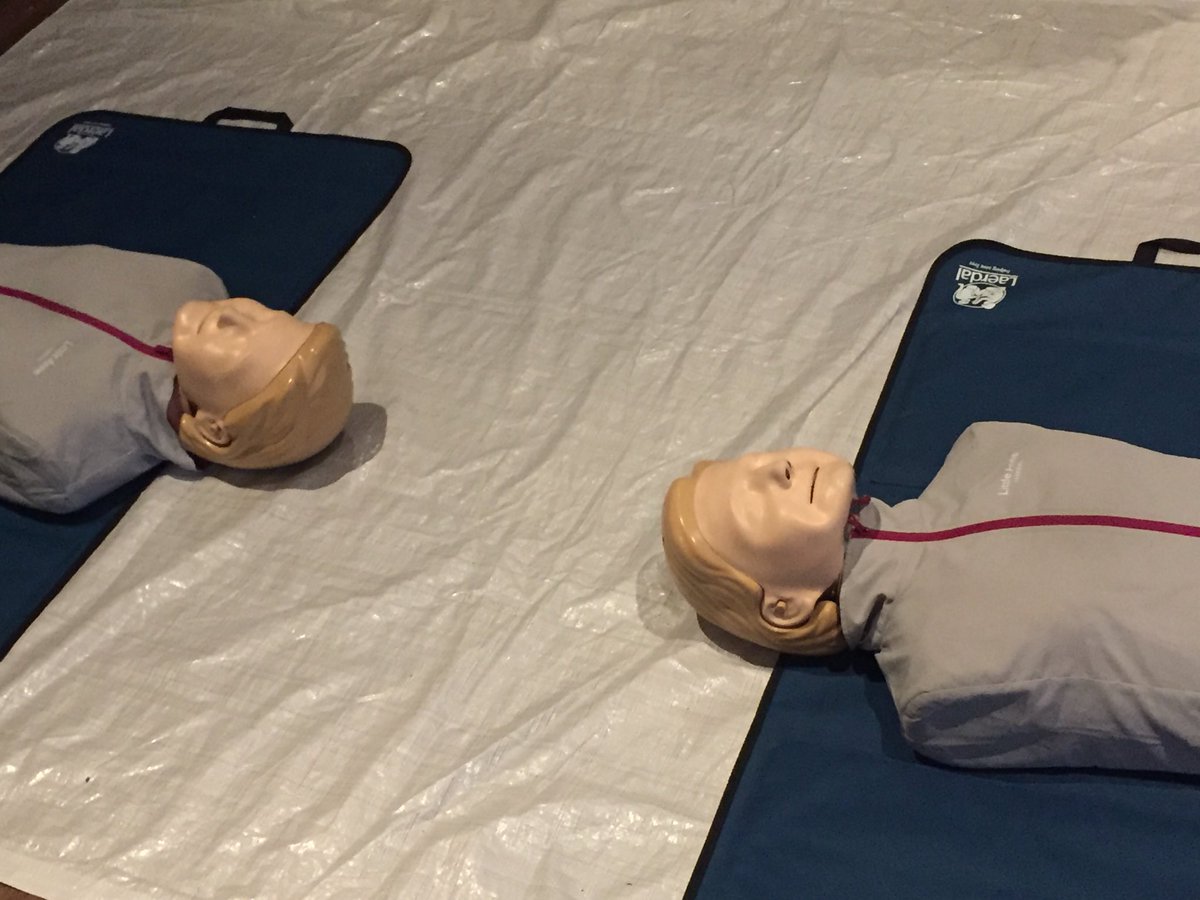 Robert Strijk (@robertstrijk) on Twitter photo Mooi initiatief van <a href="/BestuurQuintus/">ALSV Quintus</a>. Een reanimatie training voor hun leden. Leidt tot meer Burgerhulpverleners in Leiden. Voorbeeld van samenwerking Student en Stad. <a href="/PKvVLeiden/">PKvV Leiden</a> <a href="/Hartstichting/">Hartstichting</a> facebook.com/robert.strijk/… Mooi initiatief van <a href="/BestuurQuintus/">ALSV Quintus</a>. Een reanimatie training voor hun leden. Leidt tot meer Burgerhulpverleners in Leiden. Voorbeeld van samenwerking Student en Stad. <a href="/PKvVLeiden/">PKvV Leiden</a> <a href="/Hartstichting/">Hartstichting</a> facebook.com/robert.strijk/…
