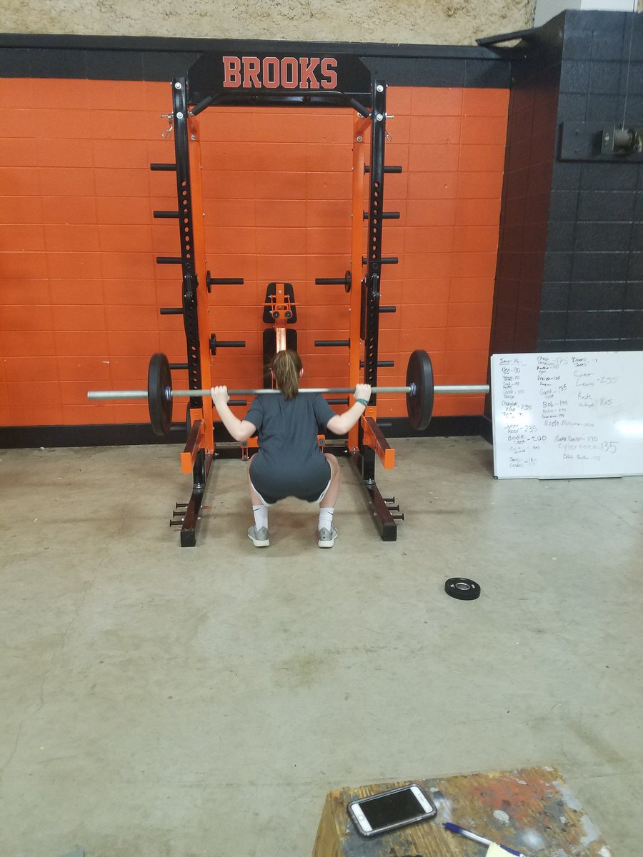 brookslionsvb's tweet photo. Some more squat work to start the week. #GOLIONS #BBB2B https://t.co/YUHamMvFeM