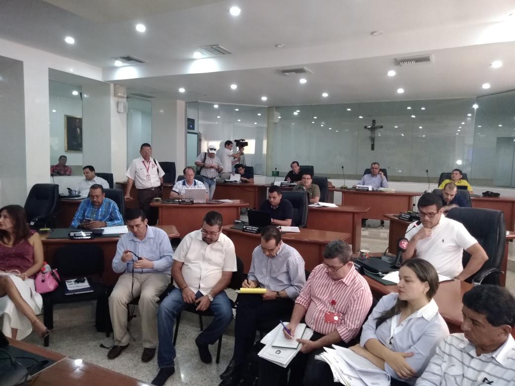 Concejocta's tweet photo. Intervención del gerente concesión de alumbrado público ante @Concejocta para ver los avances de la nueva iluminación en #Cúcuta https://t.co/fD587Gswdb