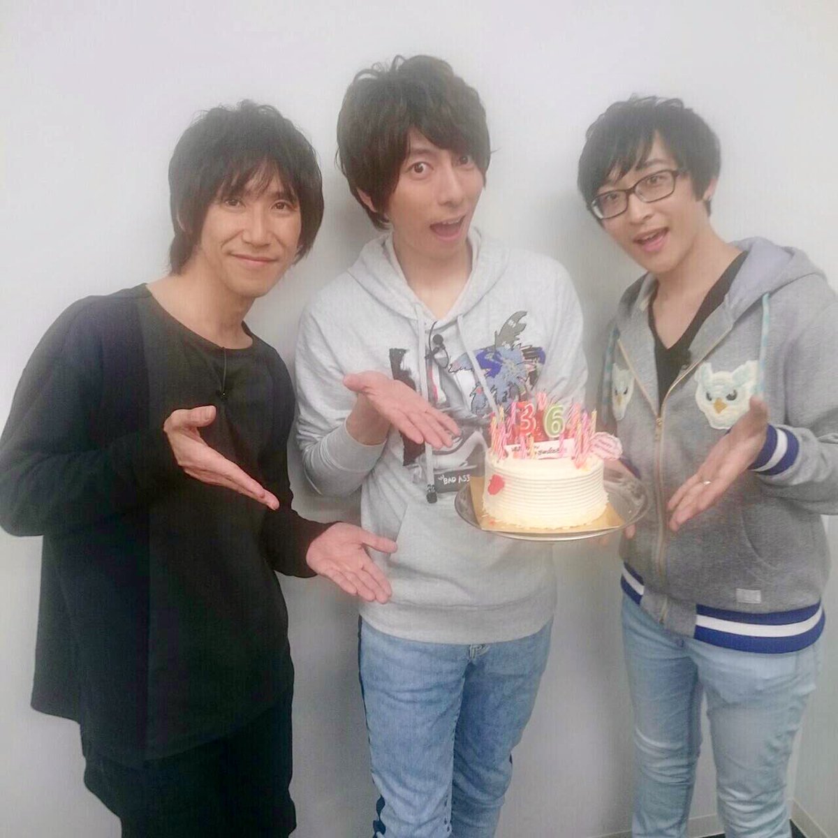 羽多野渉 公式 羽多野るるる を観てくださった方ありがとうございました 平川大輔さん 寺島拓篤くん 忙しい中来てくれて本当にありがとうございます 放送終了後 ケーキは美味しく頂きました