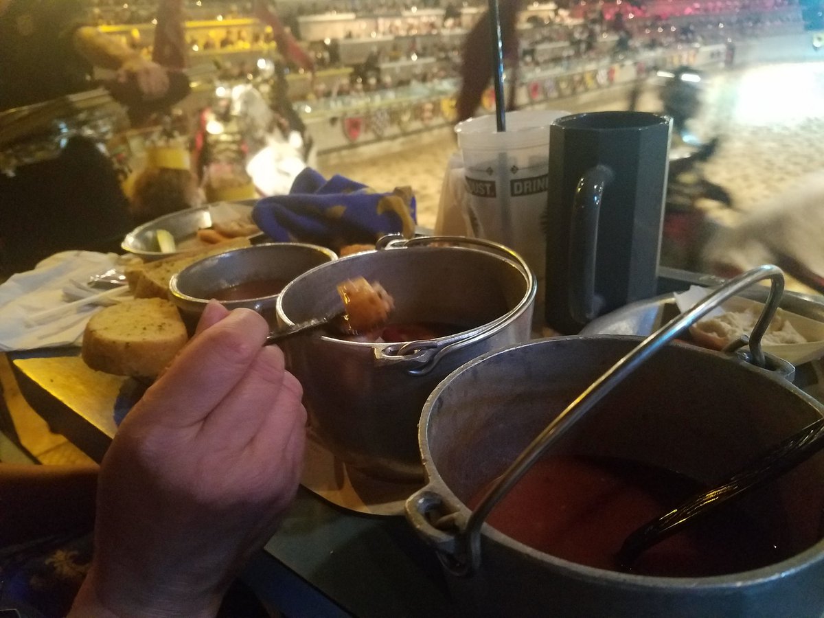 mjtortogo's tweet photo. We are the #CallOutChallenge Winner! Meet #TheKingandQueen. Enjoying a Medieval meal and show for free. @MedievalTimes
#FinancialCoach #FreebieFriday https://t.co/ib0CWsKlfI