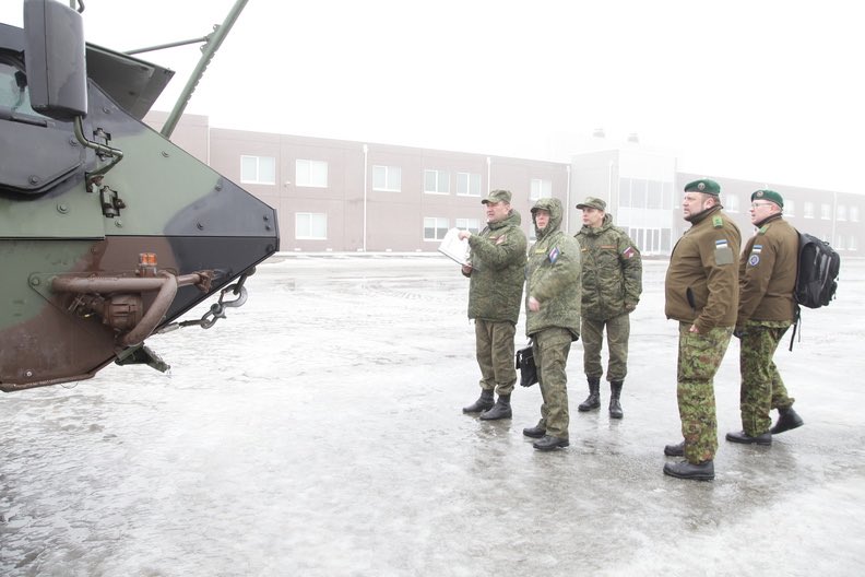 #NATO transparency: arms control inspectors from #Russia were hosted by NATO troops in #Estonia today. Find out more: goo.gl/spXCWY #WeAreNATO #eFP