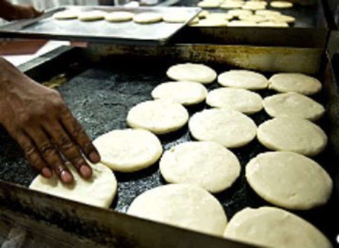 niTanTukky's tweet photo. Yo después de calcular la masa para dos arepas https://t.co/SmWNaPyd9C