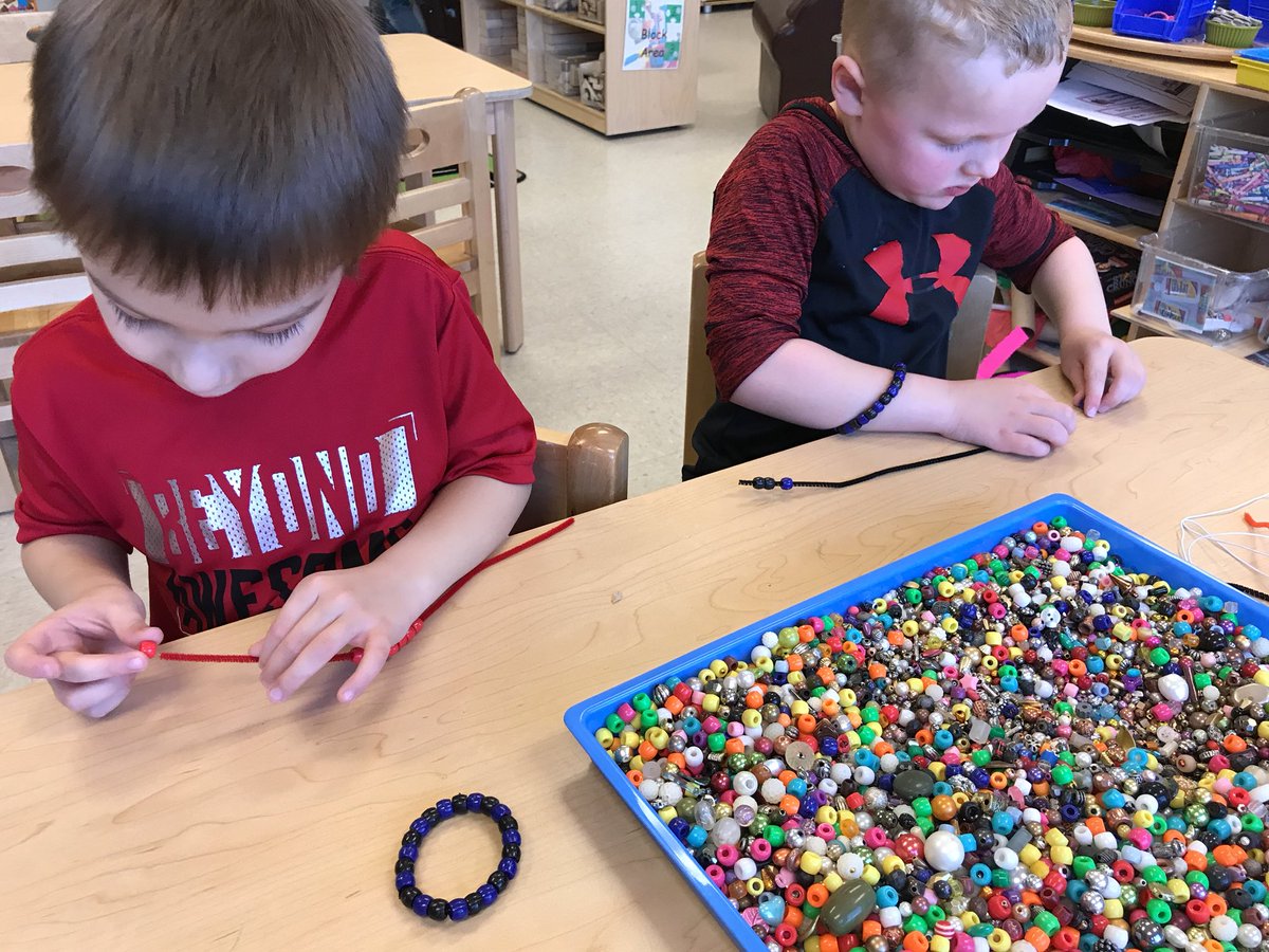 msjuliacardpk's tweet photo. Patterning bracelets for our love and support π we love our #ClintonPD and Clinton Fire https://t.co/cDOPDnSjXP